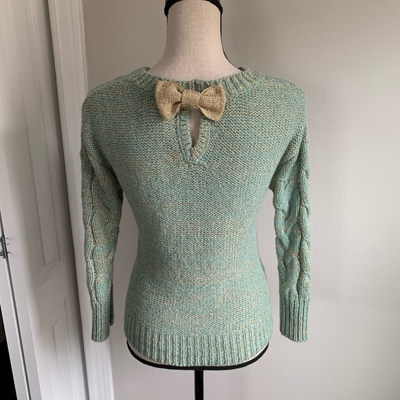 J.J. Basics cute sweater gold details and a bow - Picture 4 of 6